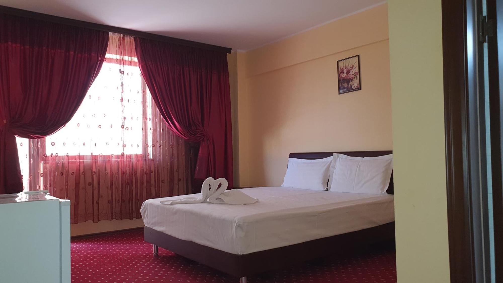 Hotel Orient Mamaia Nord Năvodari Exterior foto